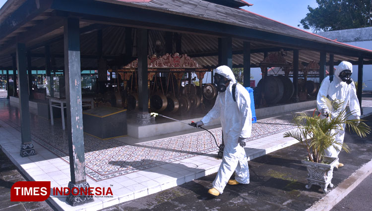 Gugus Tugas Covid-19 Ingatkan Cairan Disinfektan Tak Disemprotkan ke Tubuh