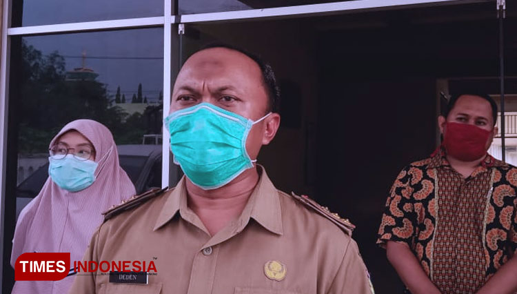 Juru Bicara Gugus Tugas Percepatan Penanganan Covid-19 sekaligus Kepala Dinas Kesehatan Kabupaten Indramayu, Deden Bonni Koswara. (Foto: Siti Raudiyatul Nadia/TIMES Indonesia)