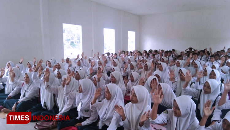 RKM Fakultas Unisma Malang Kenalkan Rumah Teknologi untuk Siswa SMP. (FOTO: AJP TIMES Indonesia)