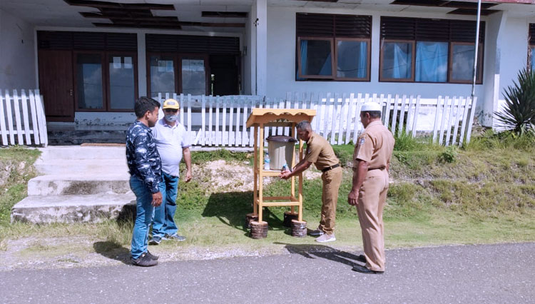 Sejumlah kegiatan pencegahan Covid-19 di setiap Desa di Pulau Morotai. (FOTO: Istimewa)