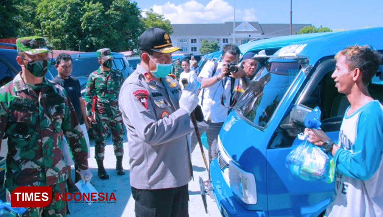 Kapolda Dan Danrem 152 Babullah Terus Suplai Kebutuhan Sembako Untuk ...