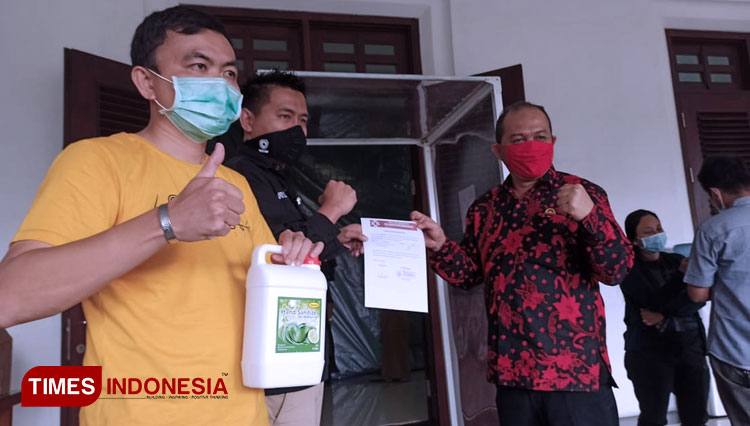MBLC Sumbang Kantor DPRD Kota Malang Bilik Sarcovid dengan Antiseptik Alami