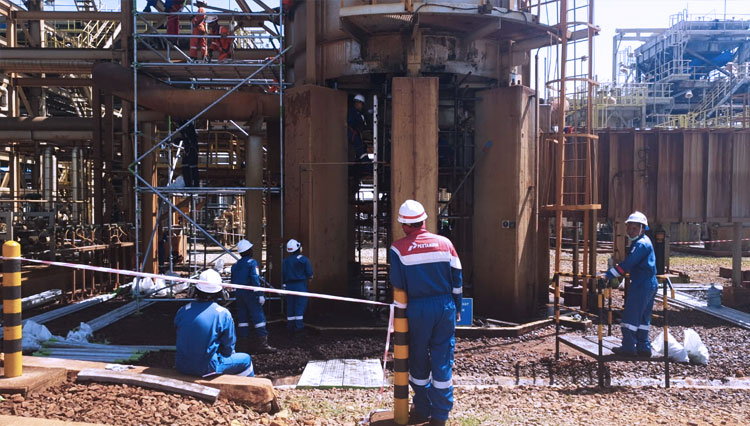 Tim melakukan proses recovery TOx CPP Gundih, Senin (13/4/2020). (FOTO: Dok.Pertamina EP 4)