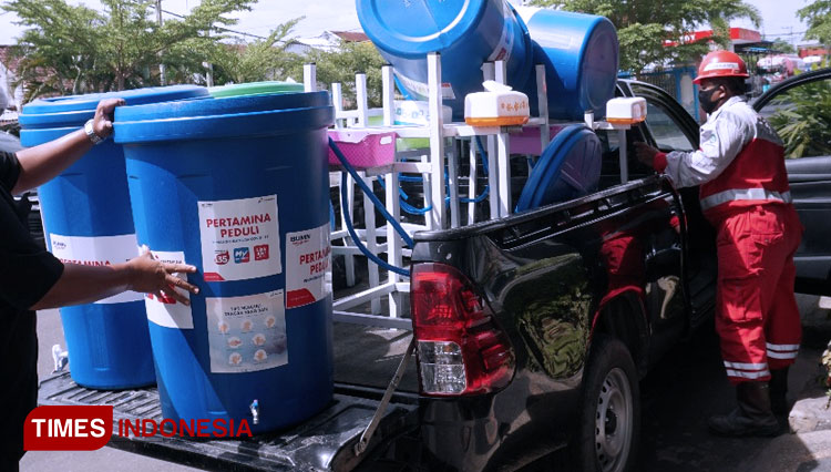 Bantuan tempat cuci tangan dari Pertamina. (Foto: dokumen Pertamina for Times Indonesia)