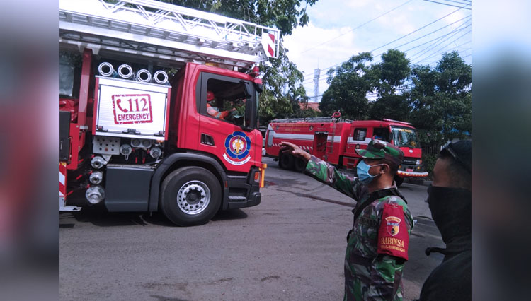 pengamanan-penutupan-pasar-PPI-2.jpg