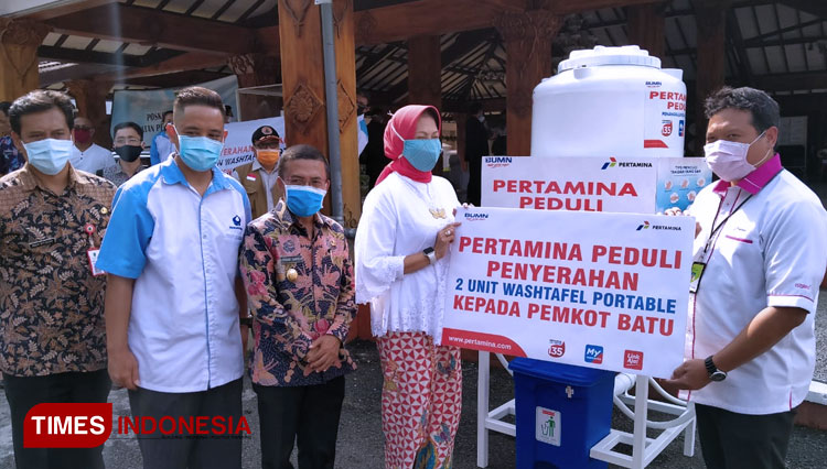 memberikan-bantuan-operasional-nakes-2.jpg