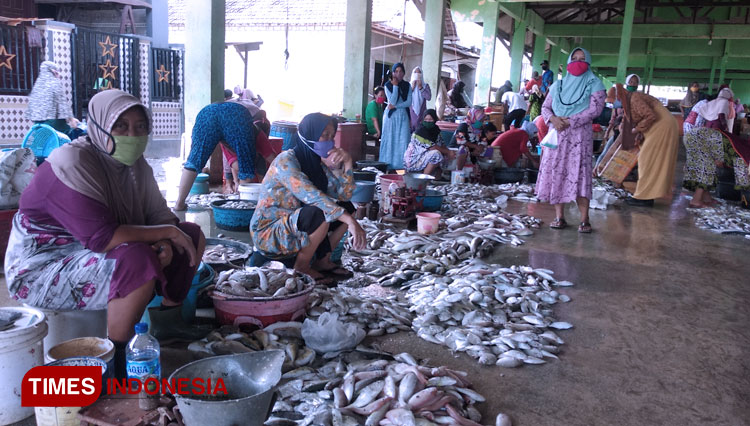 ILUSTRASI -Pedagang ikan. (FOTO: Dok. TIMES Indonesia)
