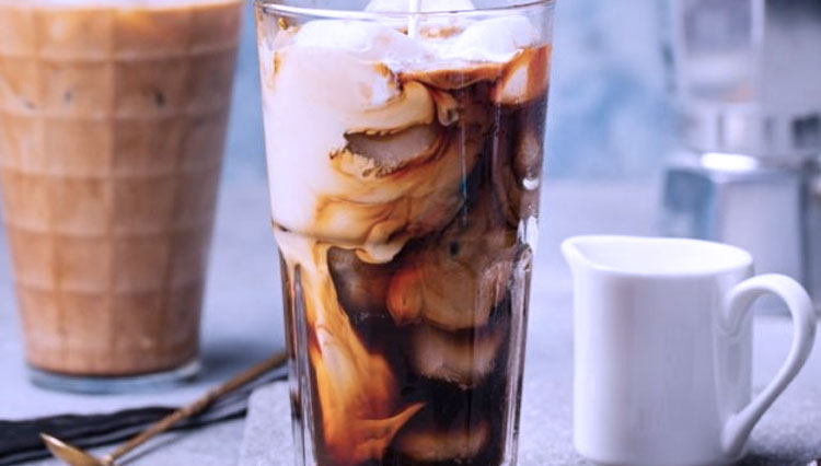 aisu kohi kopi ala Jepang yang ringan dan nikmat. (foto: gofeminin.de)