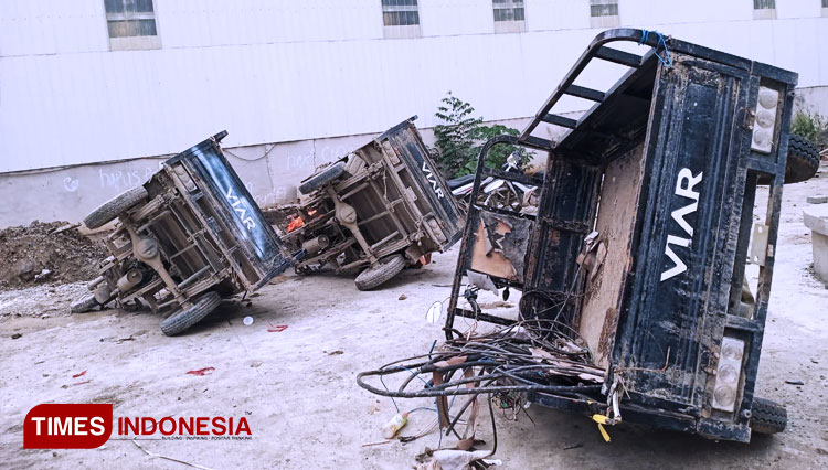 diduga-dirusak-oleh-masa-aksi-2.jpg