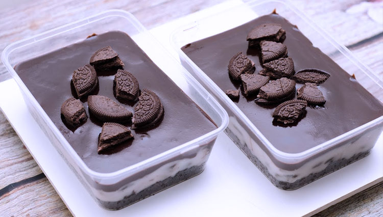 The tasty delicious Oreo Cheseecake for your dessert.