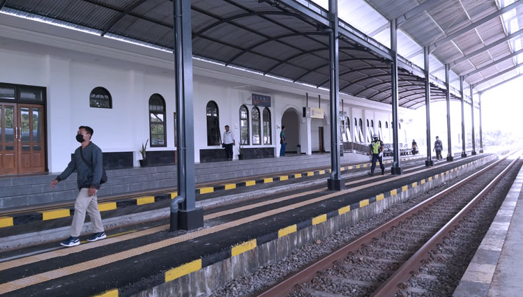 Stasiun-madiun.jpg