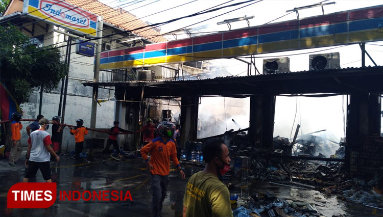 Kebakaran-Indomaret-2.jpg