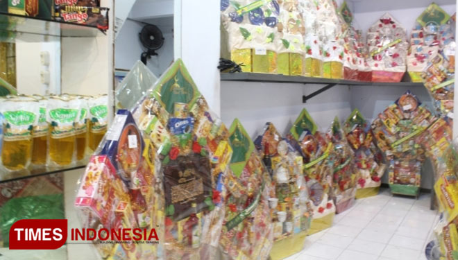 Parcels and hampers welcoming Eid Al-Fitr holiday. (PHOTO: Doc. TIMES Indonesia)