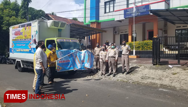 Pelepasan secara resmi pendistribusian ikan beku untuk warga kota Ternate, Senin (18/5/2020).(Foto: Wahyudi Yahya/TIMES Indonesia)