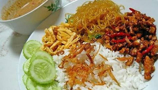 The ultimate look of Nasi Uduk. (Credit to: Cookpad.com)