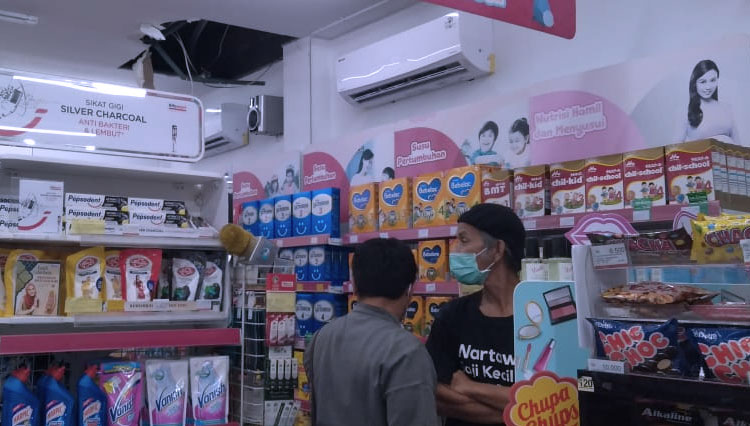 Alfamart Dibobol Pencuri, Ratusan Bungkus Rokok Raib | TIMES Indonesia