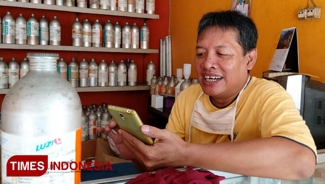 Dody Londo, owner PS Parfum yang terdampak pandemi Covid-19. (Foto: Fajar Rianto/TIMES Indonesia)