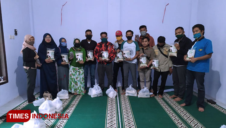 Pemuda Pancasila Bondowoso Berbagi Sembako untuk Warga Terdampak Covid-19