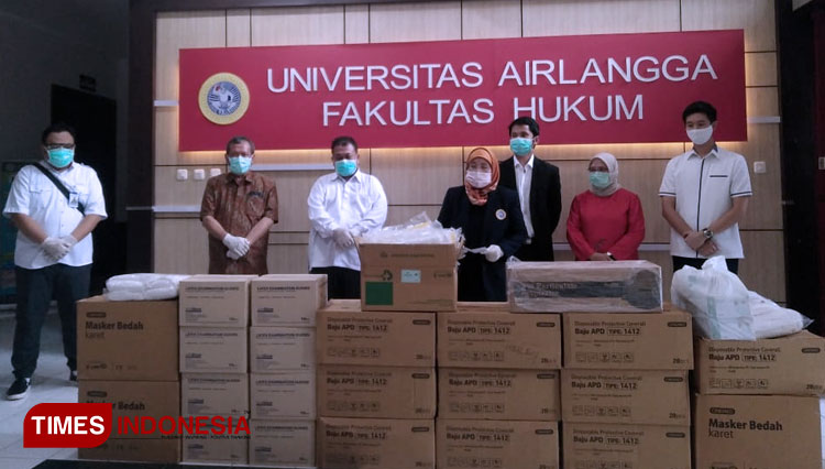 Alumni FH Unair Sumbang Ratusan Juta untuk Nakes dan Mahasiswa