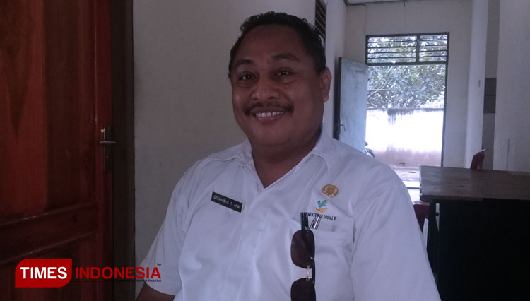 Plt. Kepala Dinas Sosial Kabupaten Sumba Timur, Oktavianus Tamu Ama. (FOTO: Habibudin/TIMES Indonesia)