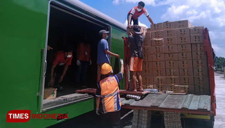 PT KAI memberi layanan antar barang melalui KLB. (Foto : Gerry Setiawan/TIMESIndonesia)