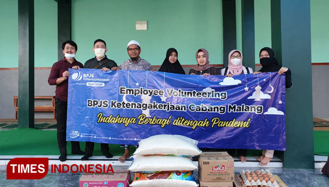 Penyaluran bantuan sembako BPJAMSOSTEK Malang kepada Panti Asuhan. (Foto: BPJAMSOSTEK for TIMES Indonesia)