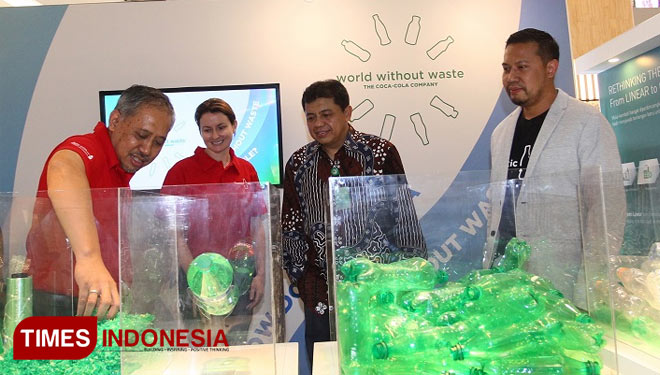 Pengelolaan kemasan plastik pasca konsumsi dari Coca-Cola. (Foto : Humas Coca-Cola for TIMES Indonesia)