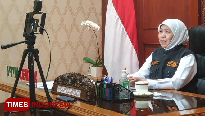 Gubernur Khofifah Indar Parawansa ajak ber-Idul Fitri secara online. (foto: humas for TIMES Indonesia)