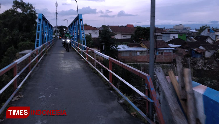 Suasana jembatan Peler, Kota Malang pada Kamis (22/5/2020). (Foto: Ovan Setiawan/TIMES Indonesia)