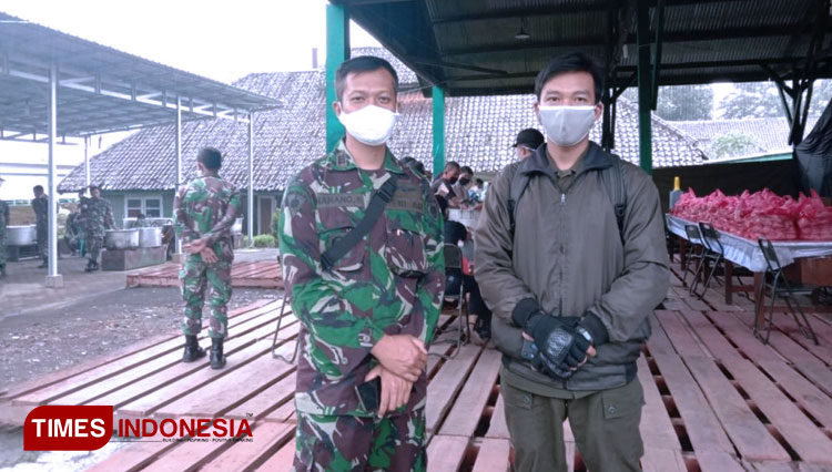 Resimen Mahasiswa 836/Macan Putih Universitas Islam Malang Aktif dalam tim gugus tugas penangan covid-19. (FOTO: AJP TIMES Indonesia)