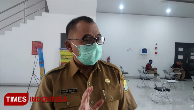 Nanang Ruhyat, Jubir Gugus Tugas Covid-19 Kabupaten Cirebon. (Foto: Devteo MP/TIMES Indonesia)