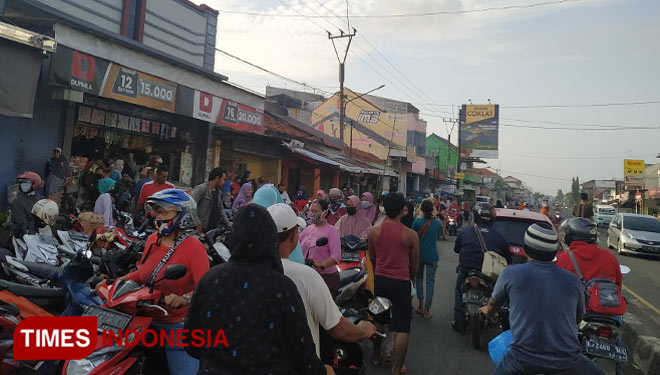 Suasana Pasar Mundu Kabupaten Cirebon. (Foto: Devteo MP/TIMES Indonesia)