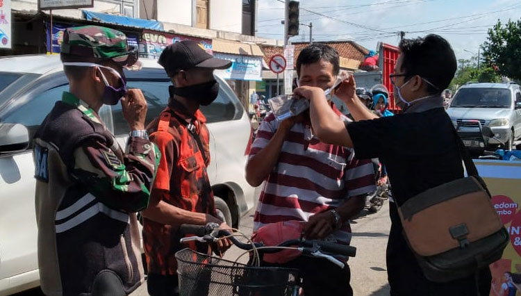Saat razia masker dan rapid test di Adipala dan Kesugihan. (FOTO: Pendim Cilacap for TIMES Indonesia)