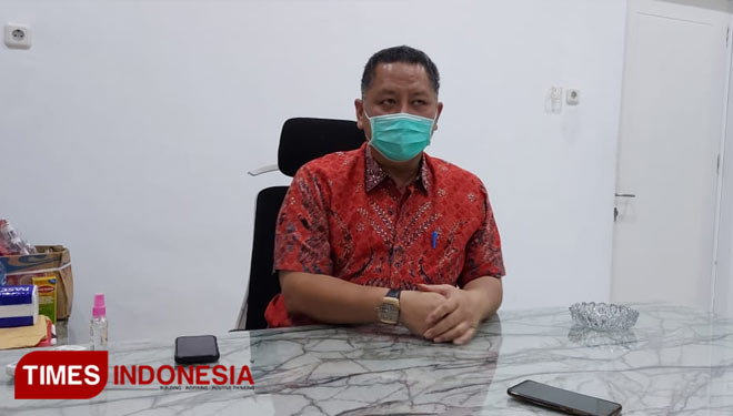 Wakil Wali Kota Surabaya Whisnu Sakti Buana saat menyampaikan imbauan kepada warga agar tak melaksanakan takbir keliling. (Foto: Dok. Whisnu Sakti for Times Indonesia)