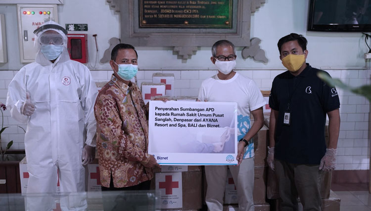Bagus Wicaksono, Senior Sales Manager Regional East Biznet, Widhiada, Owner Representative Ayana, dan Ardi Arnawa, Sekda Kabupaten Badung. (Foto: Biznet)