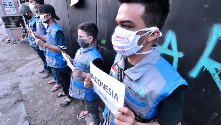 Relawan kesehatan dari Dompet Jariyah menggelar sosialisasi (FOTO: Yayasan Dompet Jariyah)