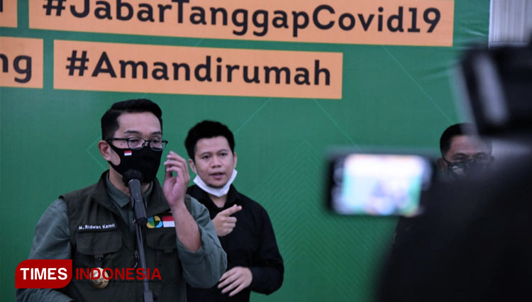 Gubernur Jabar Ridwan Kamil saat jumpa pers di Gedung Pakuan, Kota Bandung, Jumat (29/5/2020). (FOTO: Humas Jabar for TIMES Indonesia)