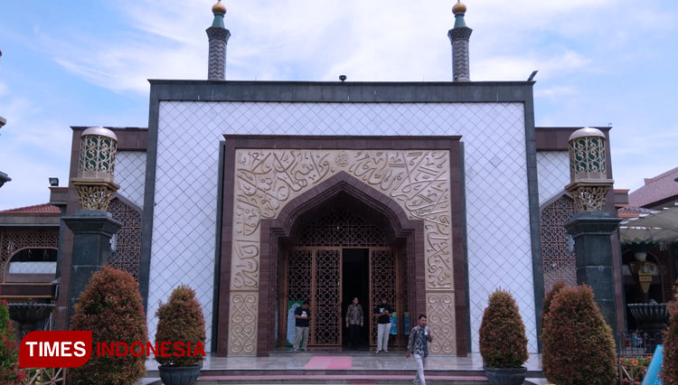 Masjid Raya At-Taqwa Kota Cirebon. (Foto: Muhamad Jupri/TIMES Indonesia)
