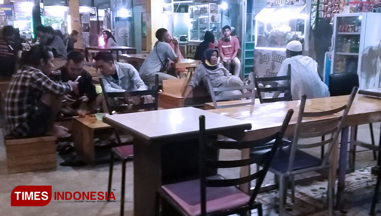 Pusat Kuliner Banjarnegara mulai ramai pengunjung. (FOTO: Muchlas Hamidi/TIMES Indonesia)