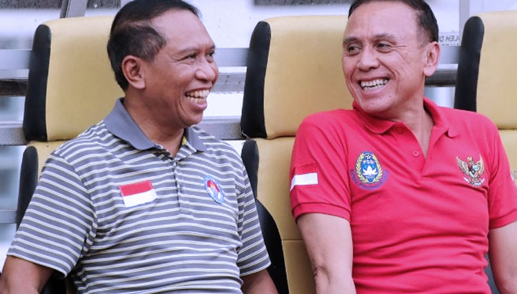 Menpora Zainudin Amali saat bersama Ketua Umum PSSI, Mochamad Iriawan, di Stadion Wibawa Mukti, Cikarang. (FOTO: bola.com/ Zulfirdaus Harahap)