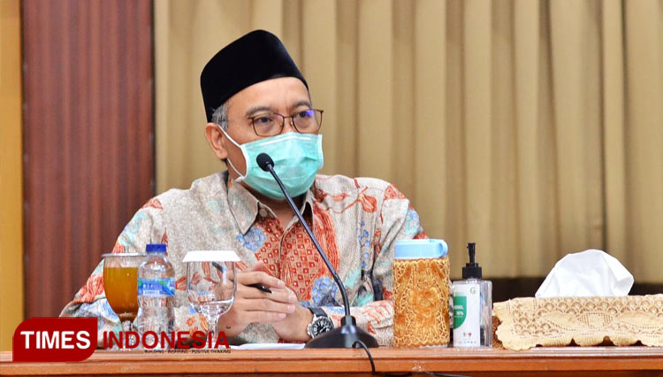 Kepala Kantor Wilayah Kementerian Agama Provinsi Jawa Timur Ahmad Zayadi, Senin (1/6/2020). (Foto: Lely Yuana/TIMES Indonesia) 