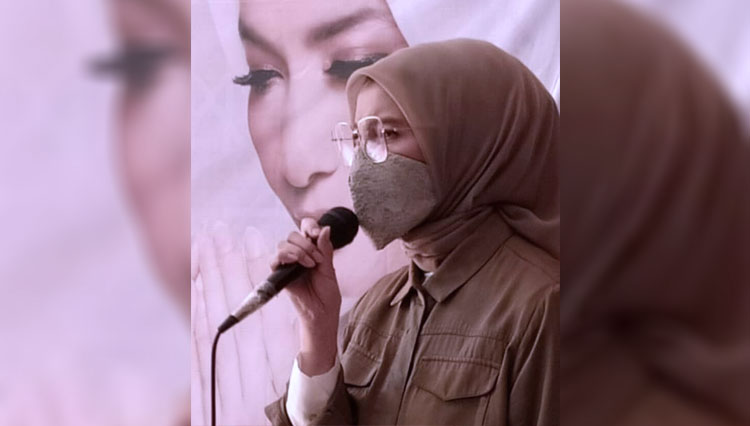 Arzeti Bilbina dalam sebuah kesempatan menjadi pembicara. (Foto: Courtesy of Arzeti Bilbina)
