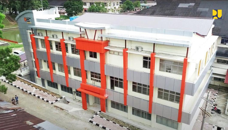 Gedung Laboratorium dan Bengkel Elektro Politeknik Negeri Padang yang selesai dibangun. (Foto: Kementerian PUPR RI).