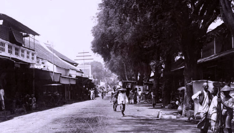 Perkampungan Tionghoa di Kota Cirebon di awal tahun 1900an. (Foto: Leiden University Libraries)