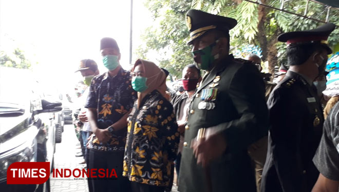Suasana prosesi pemakaman almarhum Kompol Widodo Ponco Susanto di TPU Punden Sari, Banyumanik, Kota Semarang. (FOTO: Pendim Purbalingga for TIMES Indonesia)