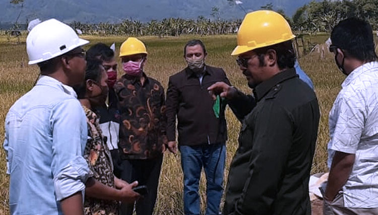 Sidak anggota Komisi 3 DPRD Banjarnegara ke sejumlah proyek di Kecamatan Kalibening (Foto: Komisi 3 DPRD Banjarnegara)