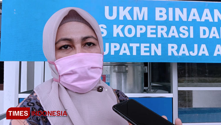 Kepala Dinas Koperasi dan UKM Raja Ampat Ria Siti Nurlia Umlati, S.Sos. (foto: Muliansyah)