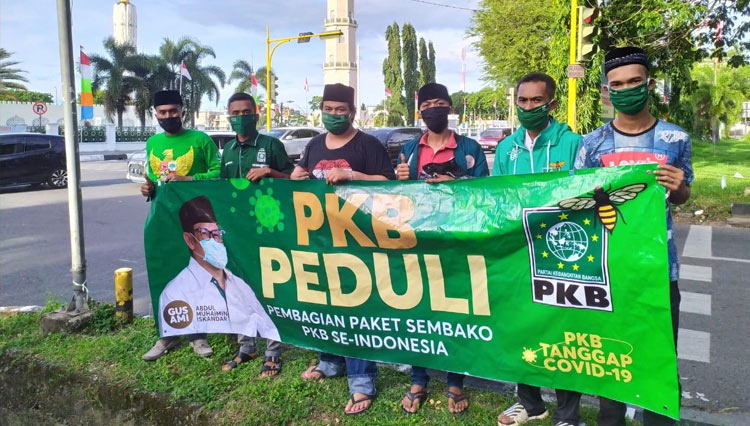 DPC PKB Kota Banda Aceh saat menggelar ‘Aksi Peduli Indonesia Melawan Covid-19’ (FOTO: DPC PKB Kota Banda Aceh for TIMES Indonesia)