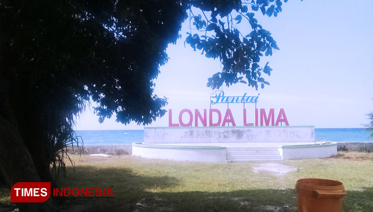 Salah satu Obyek wisata pantai Londa Lima yang terletak di Desa Kutta, Kecamatan Kanatang, Kabupaten Sumba Timur NTT (Foto: Habibudin/TIMES Indonesia)