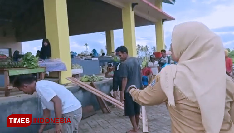 PKL yang telah menempati CBD Kabupaten Pulau Morotai. (Foto: Husain/TIMES Indonesia)